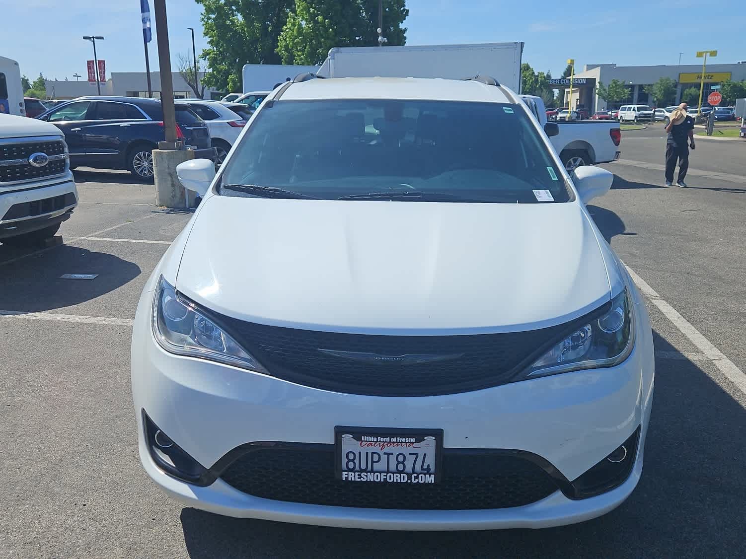 Used 2020 Chrysler Pacifica Touring-L Plus w/ S Appearance Package image 4