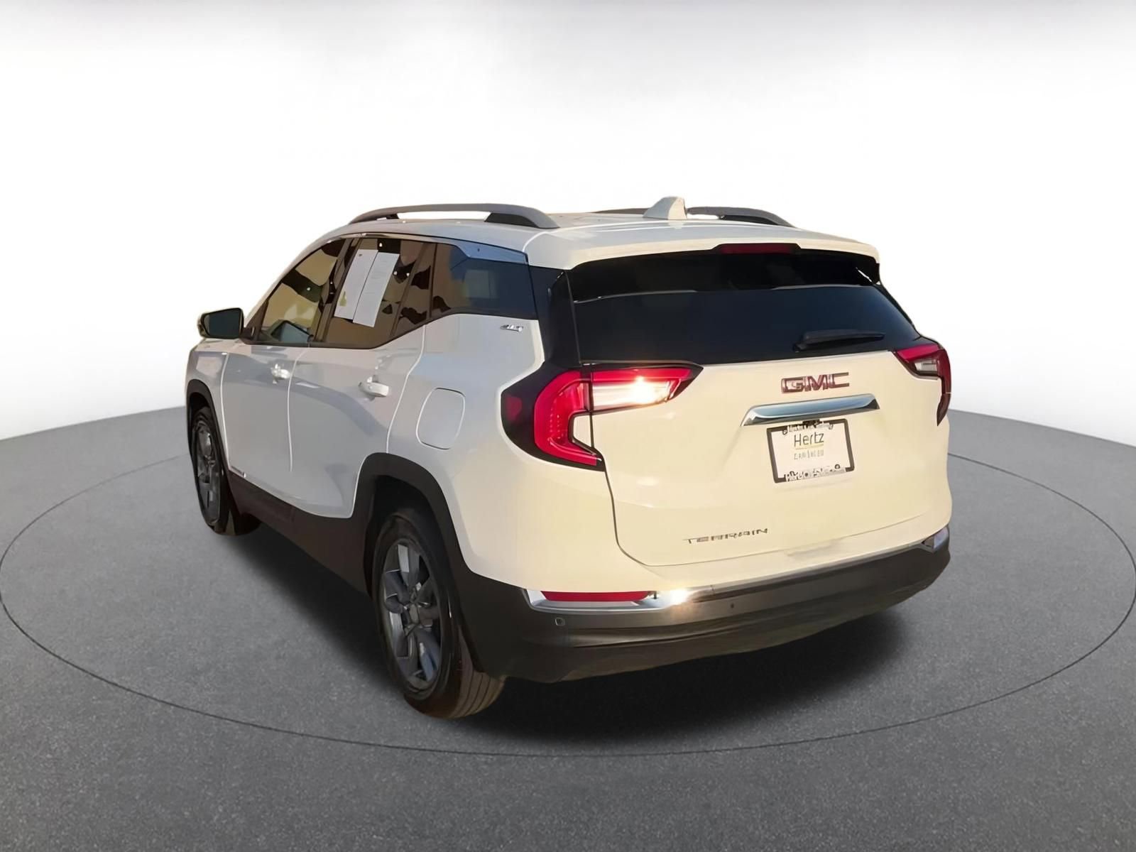 Used 2023 GMC Terrain SLT image 11