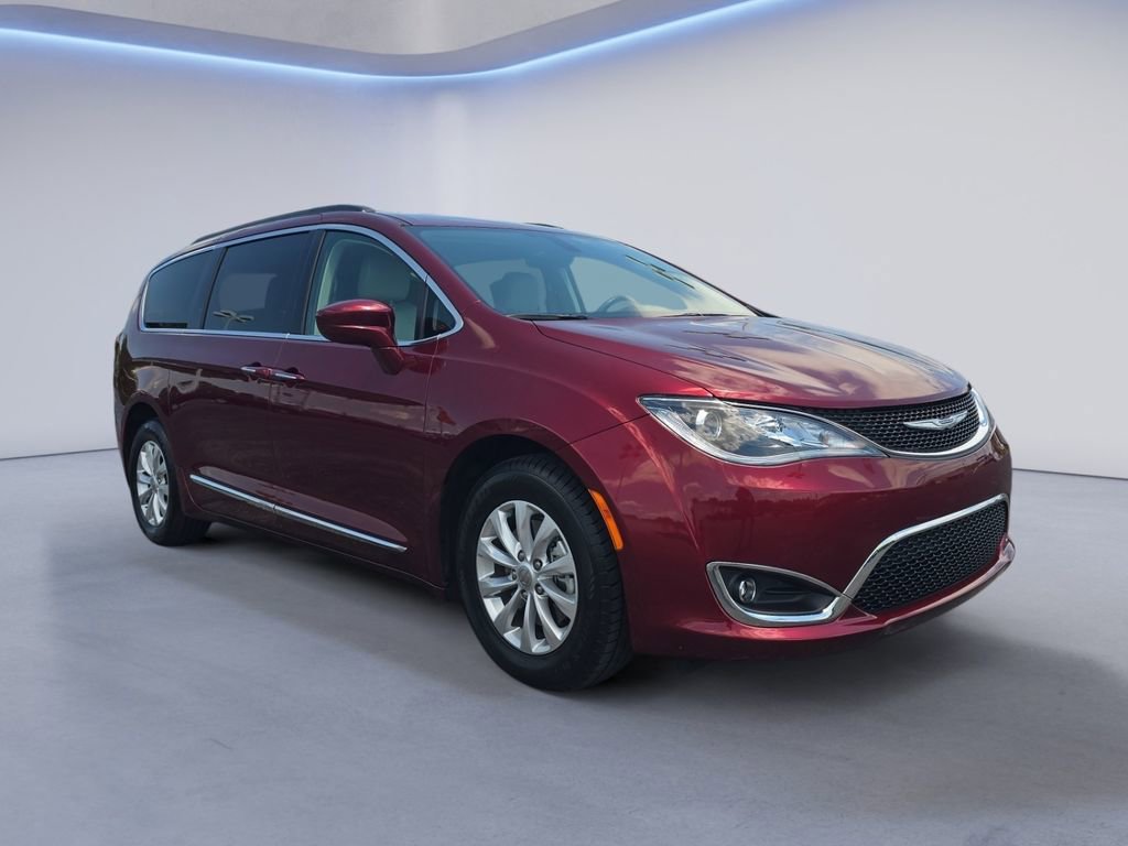 Used 2017 Chrysler Pacifica Touring-L FWD image 8