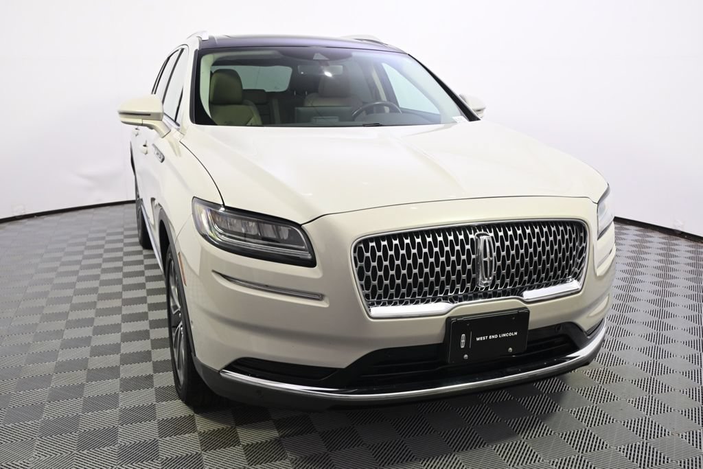 Certified 2022 Lincoln Nautilus Reserve w/ Equipment Group 201A AWD/4WD image 9
