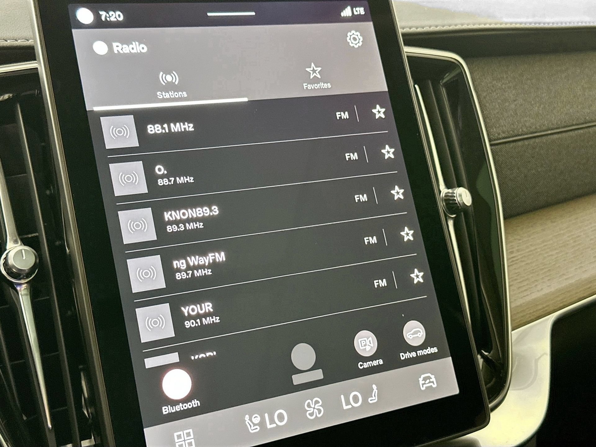 New 2026 Volvo XC90 B5 Plus w/ Protection Package Premier AWD/4WD image 15