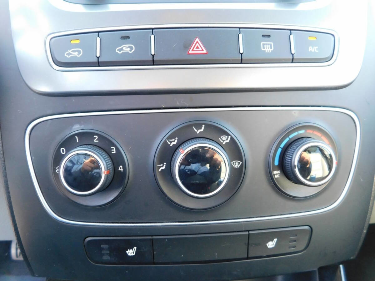 Used 2014 Kia Sorento LX image 16