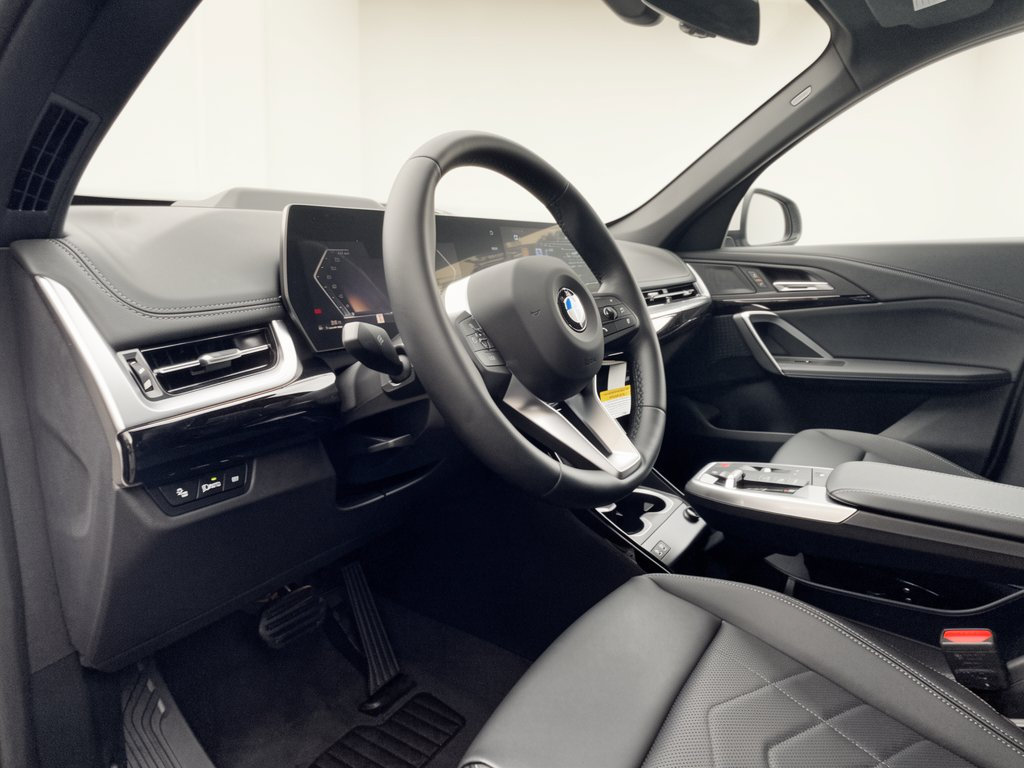 New 2026 BMW X1 xDrive28i w/ Technology Package AWD/4WD image 4
