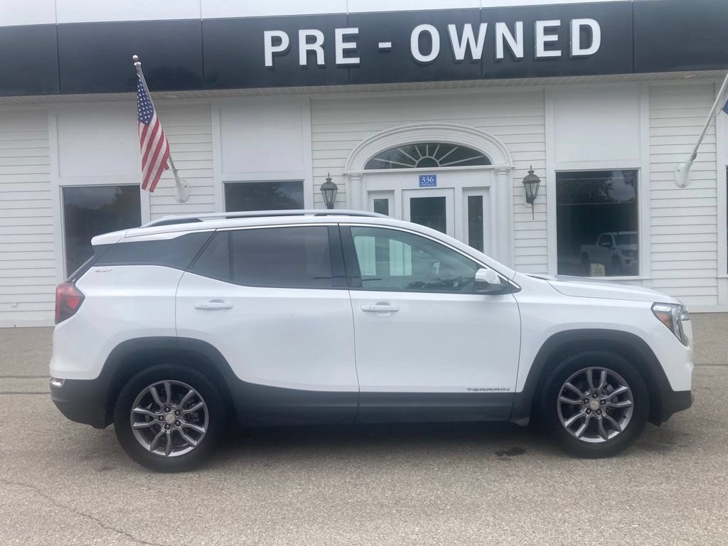 Certified 2023 GMC Terrain SLT w/ Infotainment Package II FWD image 4