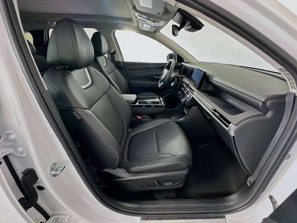 Certified 2025 Hyundai Tucson Limited AWD/4WD image 29