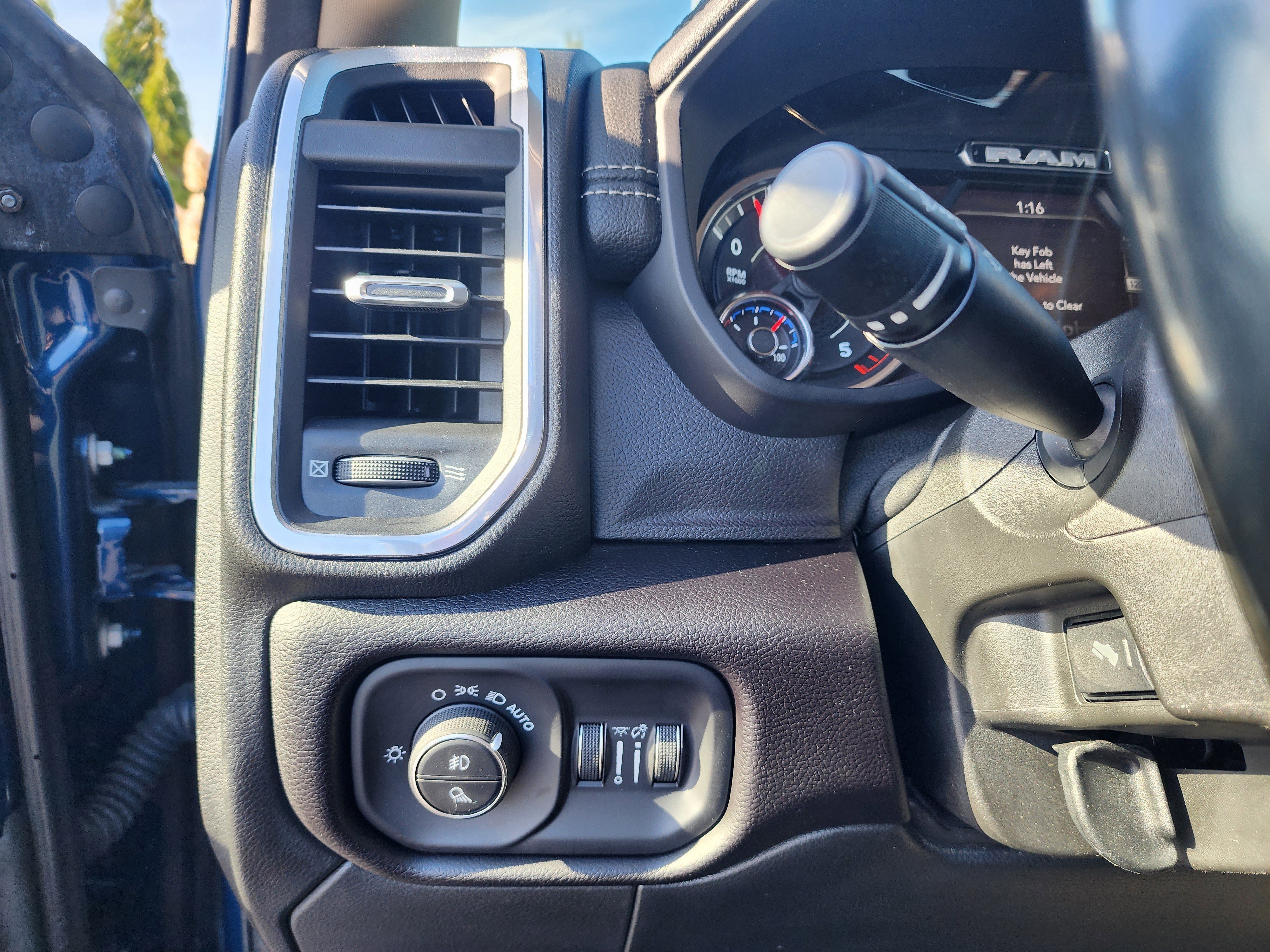 Used 2022 RAM 2500 Laramie w/ Body Color Bumper Group image 29