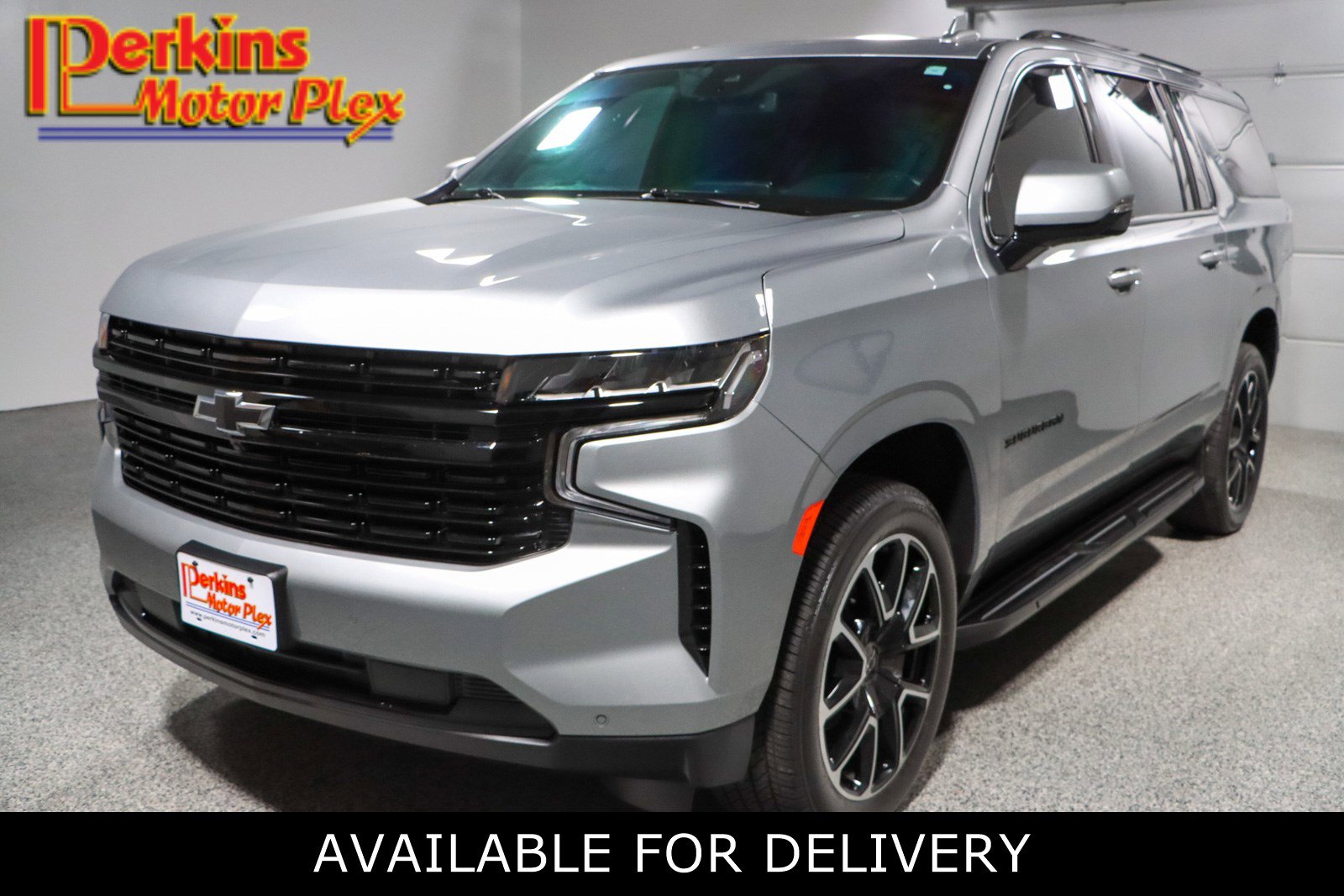 Used 2024 Chevrolet Suburban RST w/ Luxury Package image 1