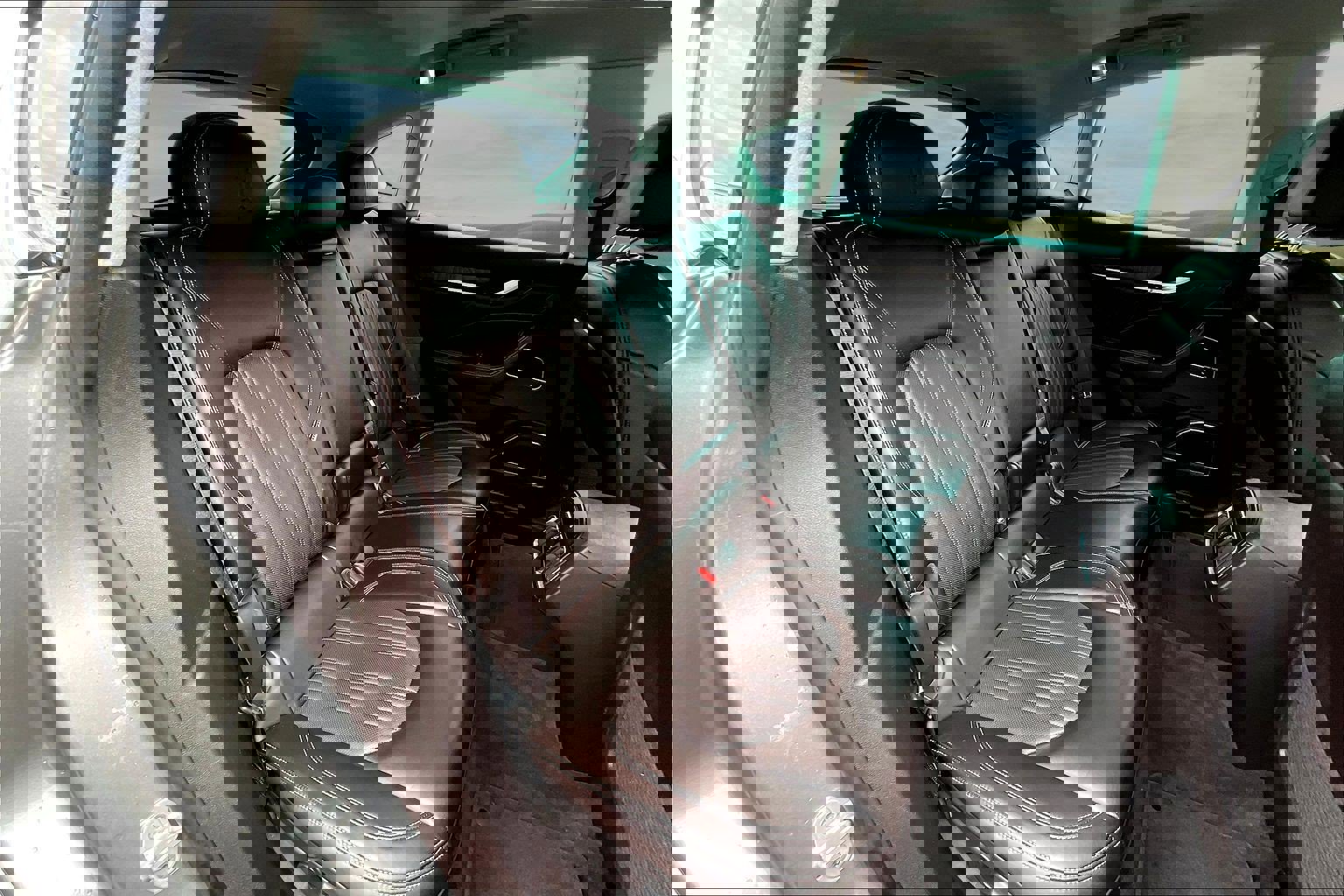 Used 2021 Maserati Levante GranLusso image 16