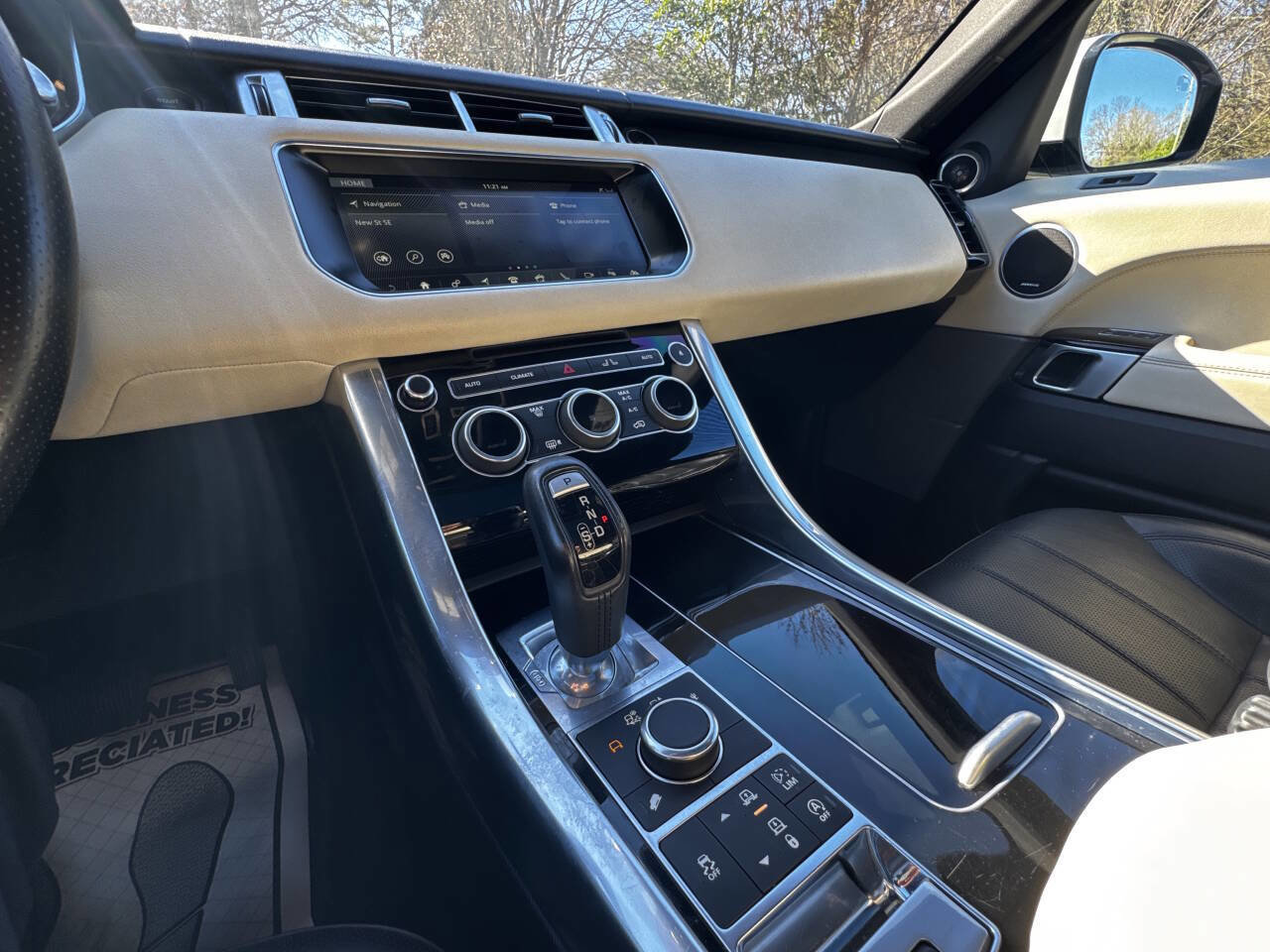 Used 2017 Land Rover Range Rover Sport HSE image 18