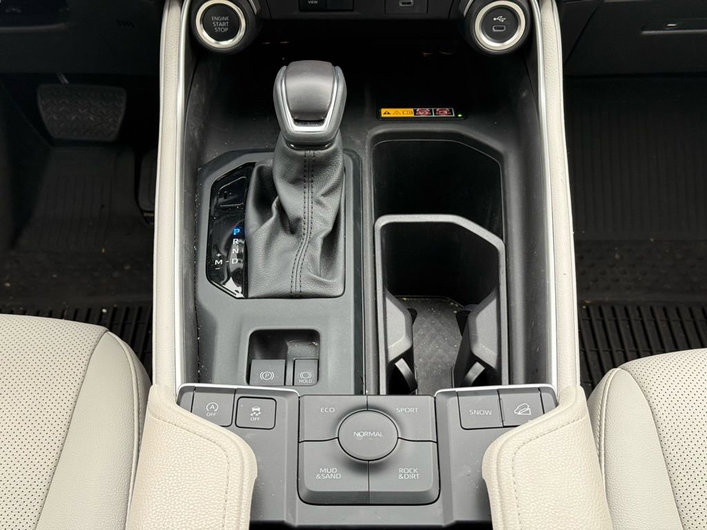 Certified 2025 Toyota Grand Highlander Limited image 28