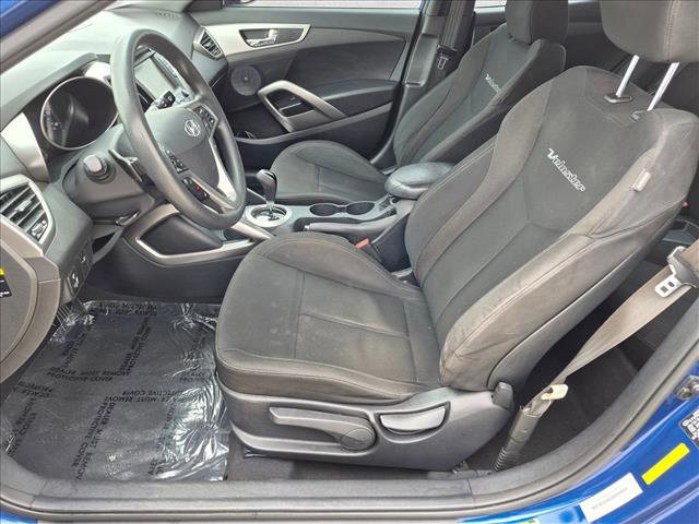 Used 2016 Hyundai Veloster FWD image 14