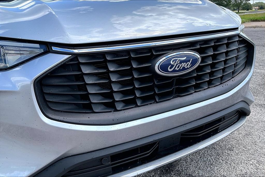 Used 2024 Ford Escape Active w/ Cold Weather Package FWD image 29
