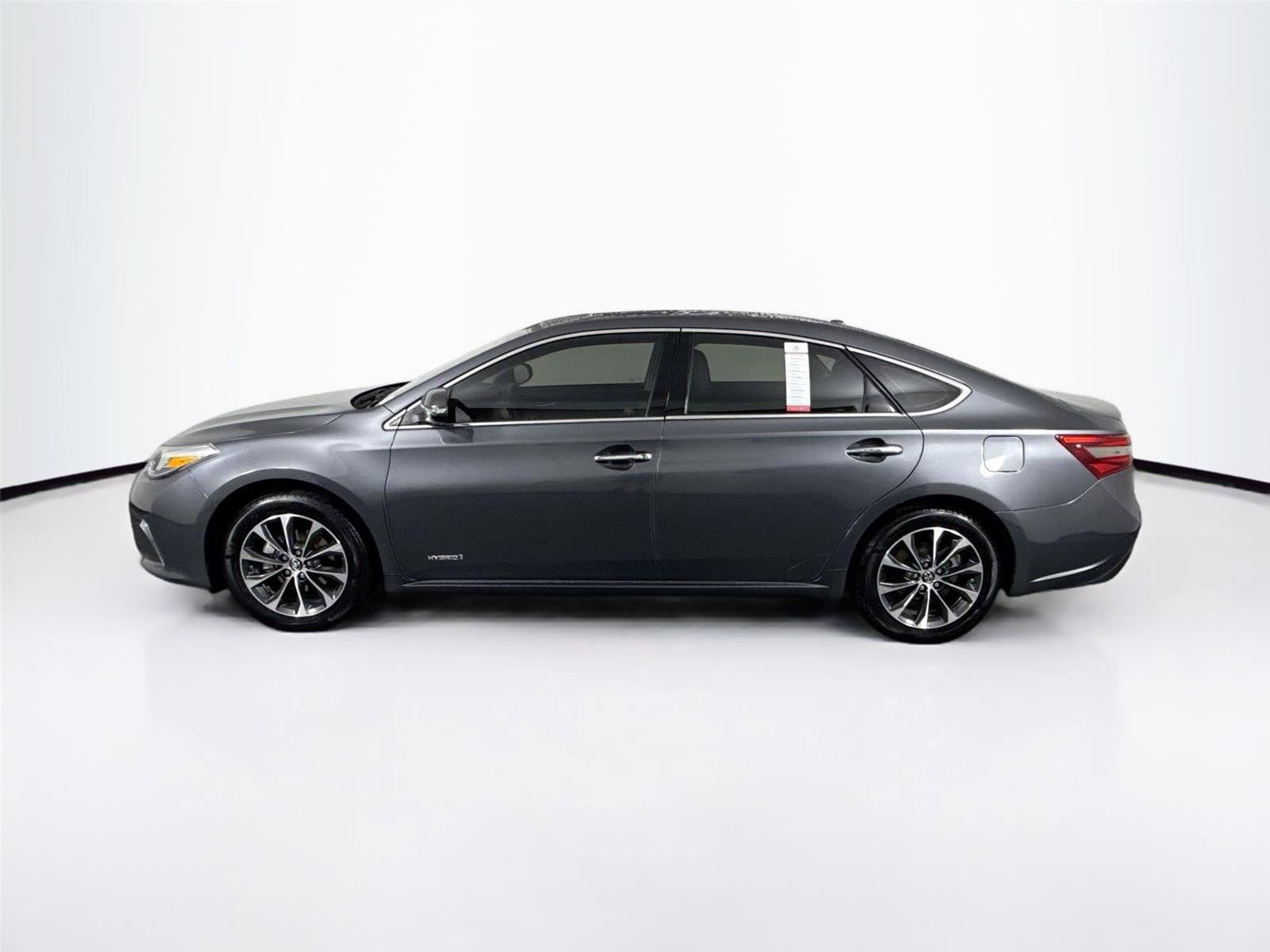 Used 2018 Toyota Avalon XLE Premium image 9