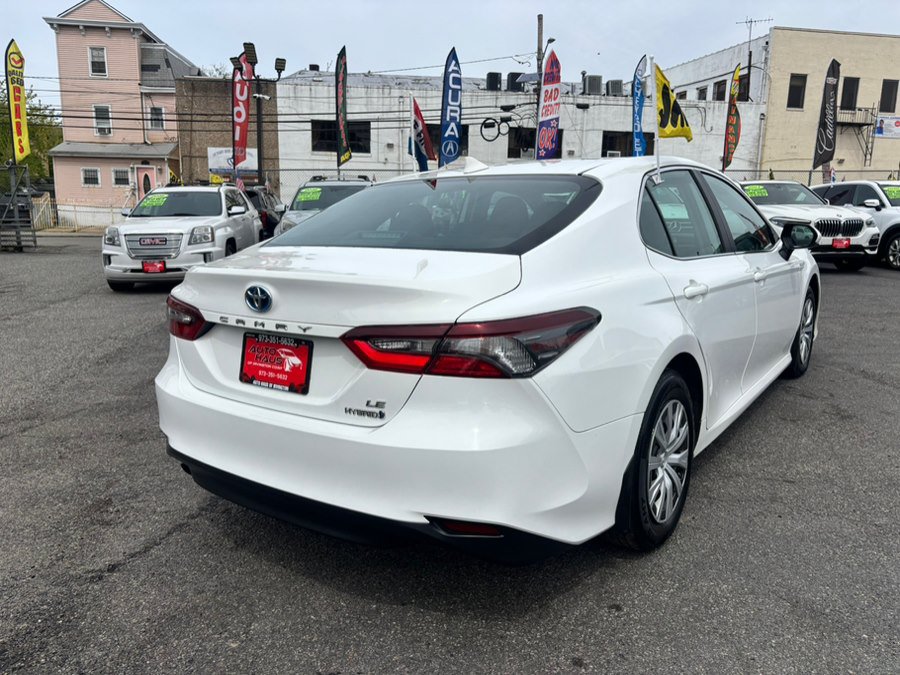 Used 2021 Toyota Camry LE FWD image 3