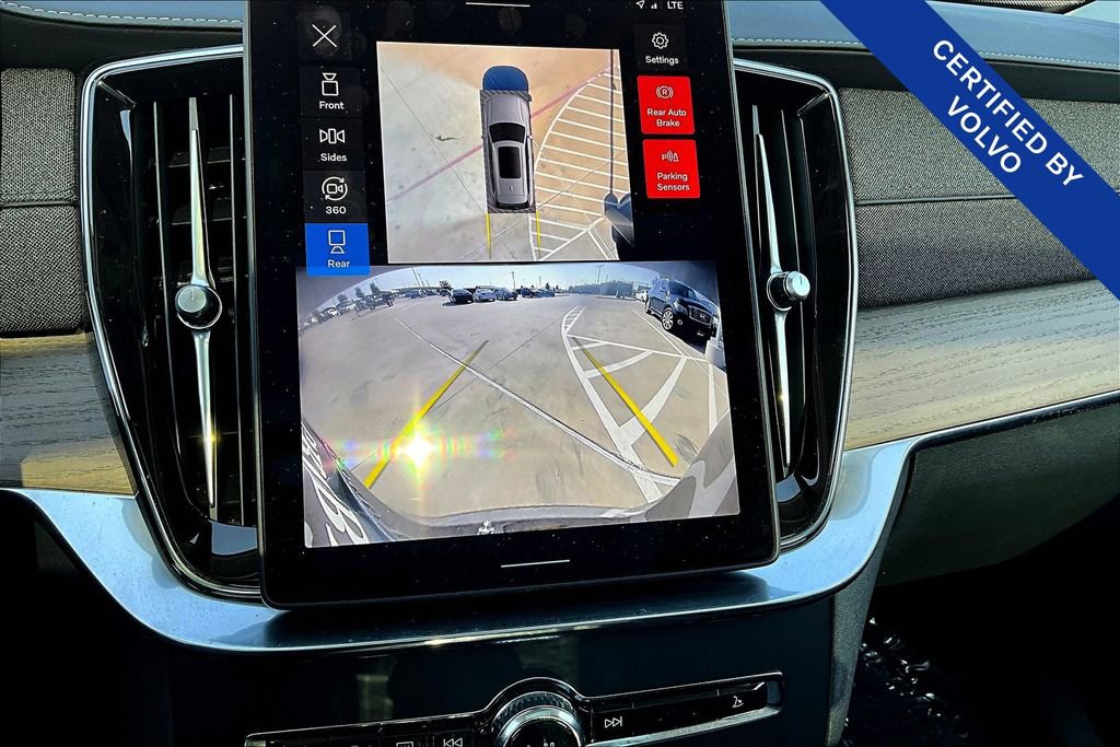 Certified 2025 Volvo XC90 B6 Plus image 30