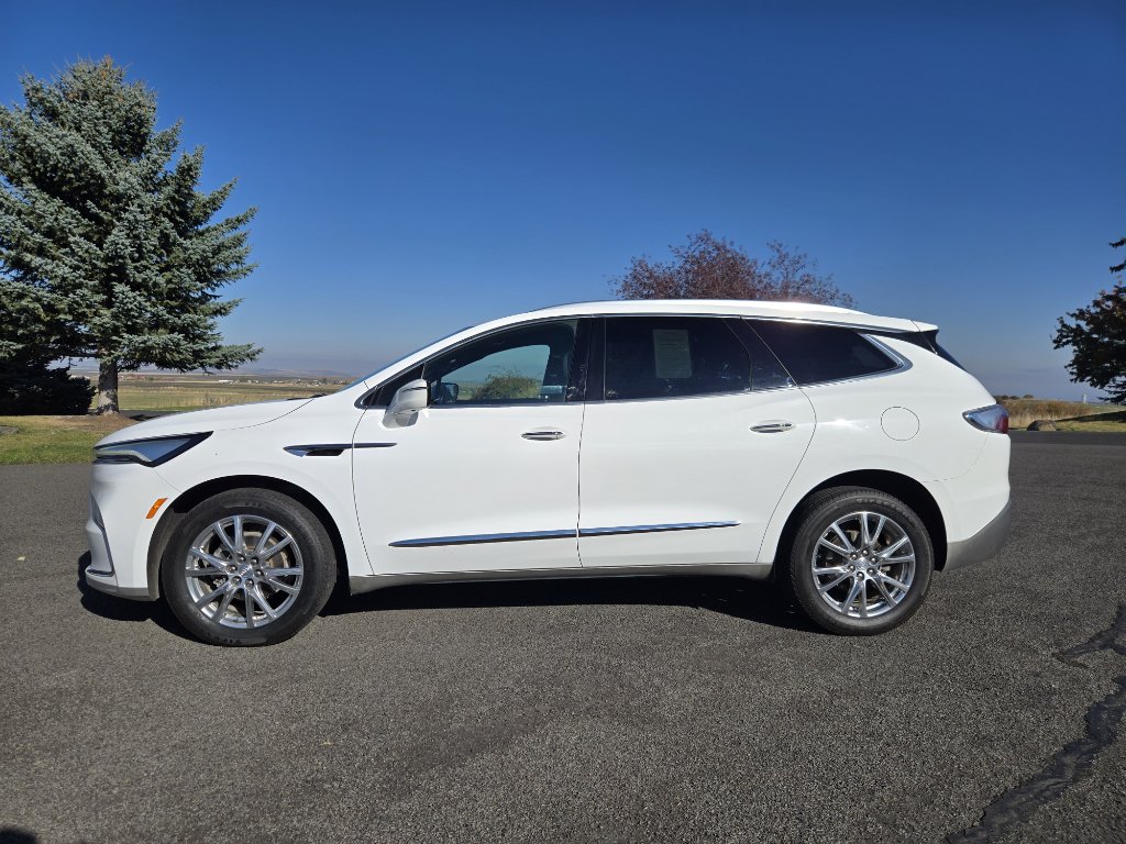 Used 2022 Buick Enclave Premium AWD/4WD image 8