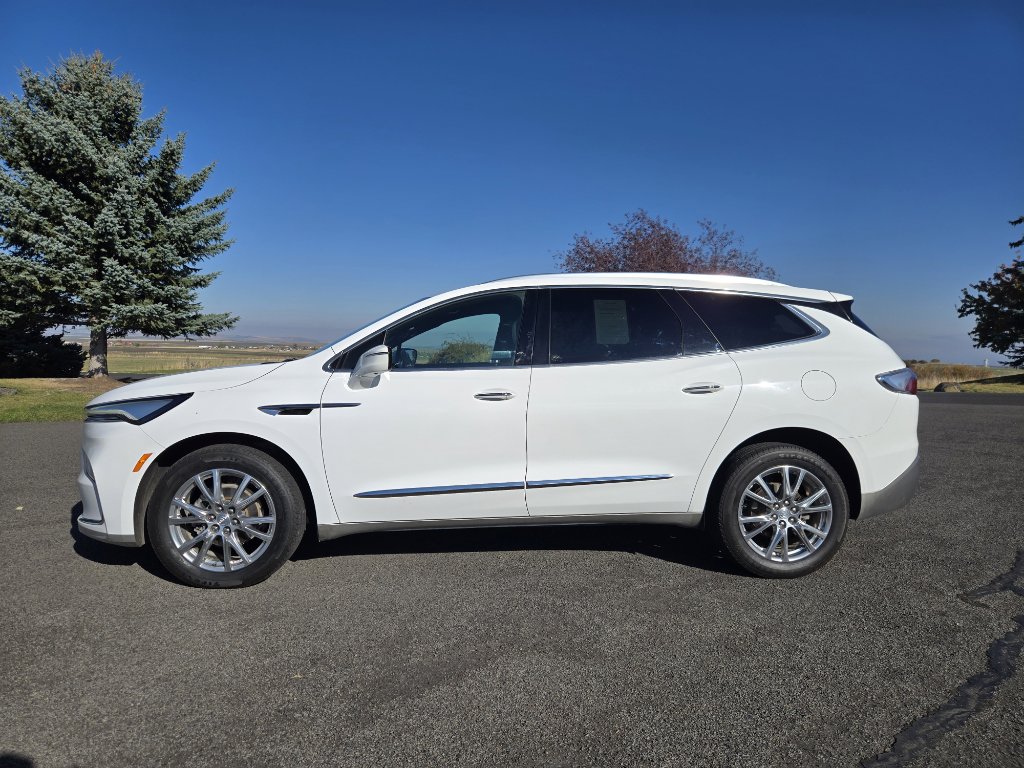 Used 2022 Buick Enclave Premium image 8