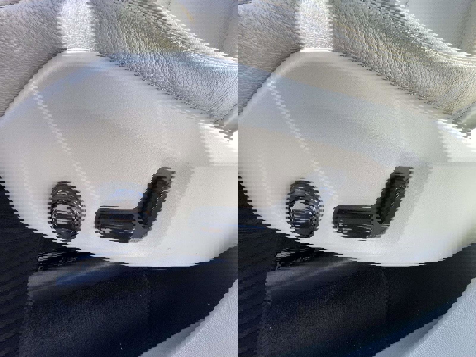 Used 2023 Volvo XC90 B6 Core w/ Protection Package Premier image 17