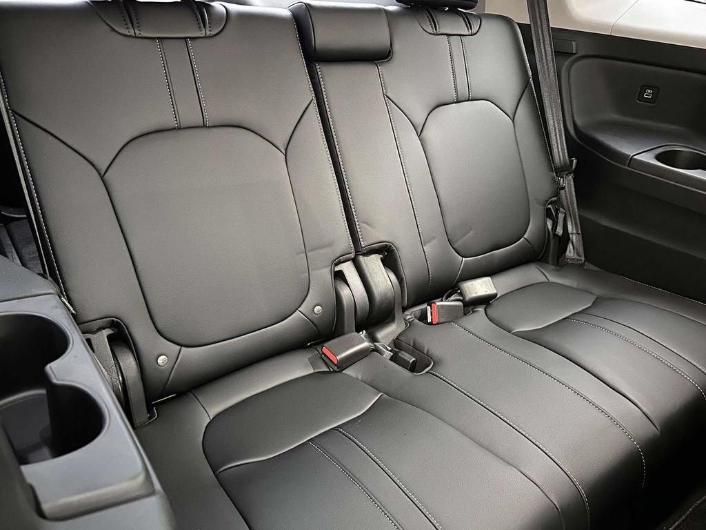 Used 2023 Honda Pilot Elite image 18