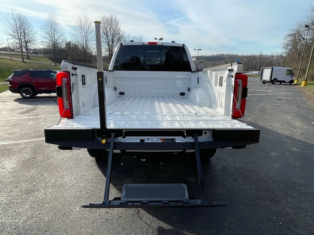 Used 2026 Ford F350 Platinum w/ FX4 Off-Road Package image 26
