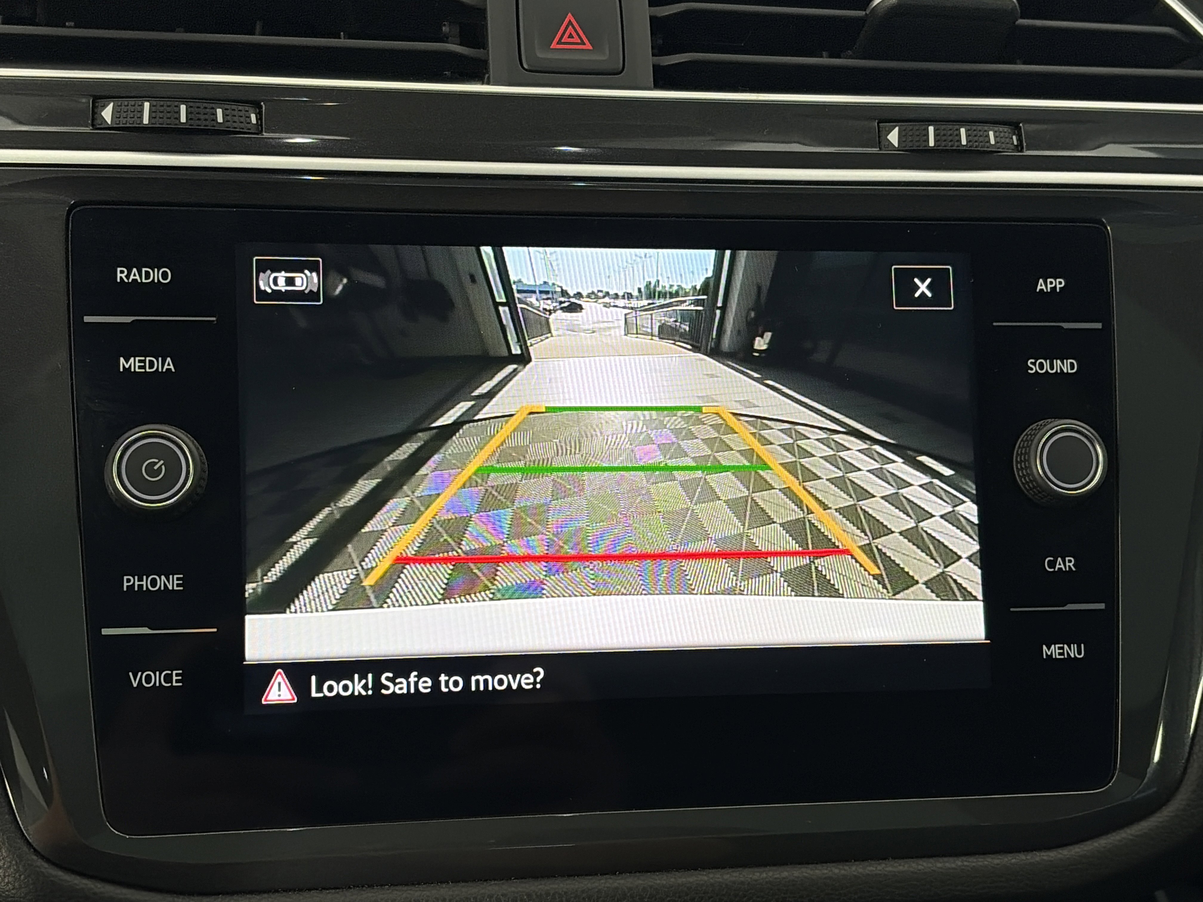 Used 2023 Volkswagen Tiguan SE w/ Panoramic Sunroof Package AWD/4WD image 21