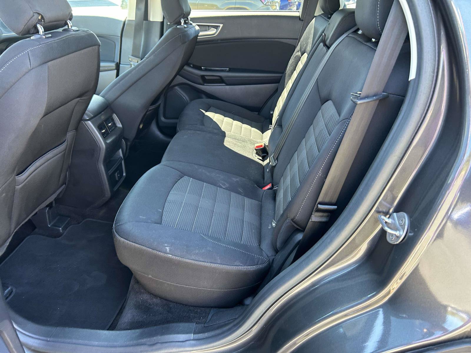 Used 2018 Ford Edge SEL FWD image 10