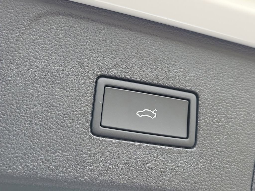 New 2026 Volkswagen Atlas SEL image 7