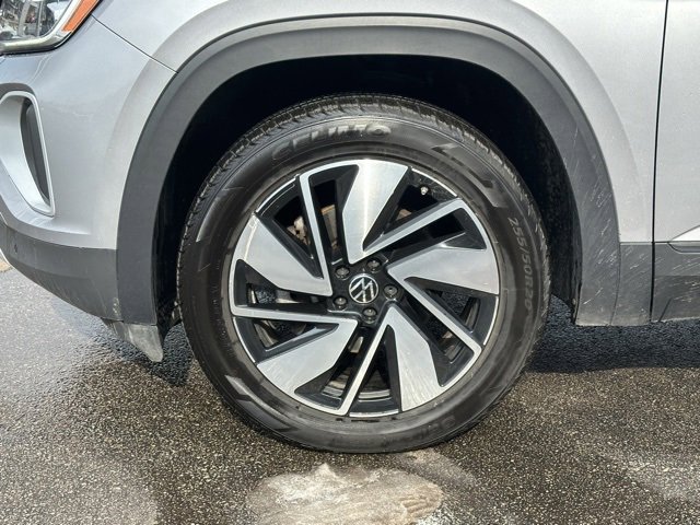 Certified 2024 Volkswagen Atlas SE image 9
