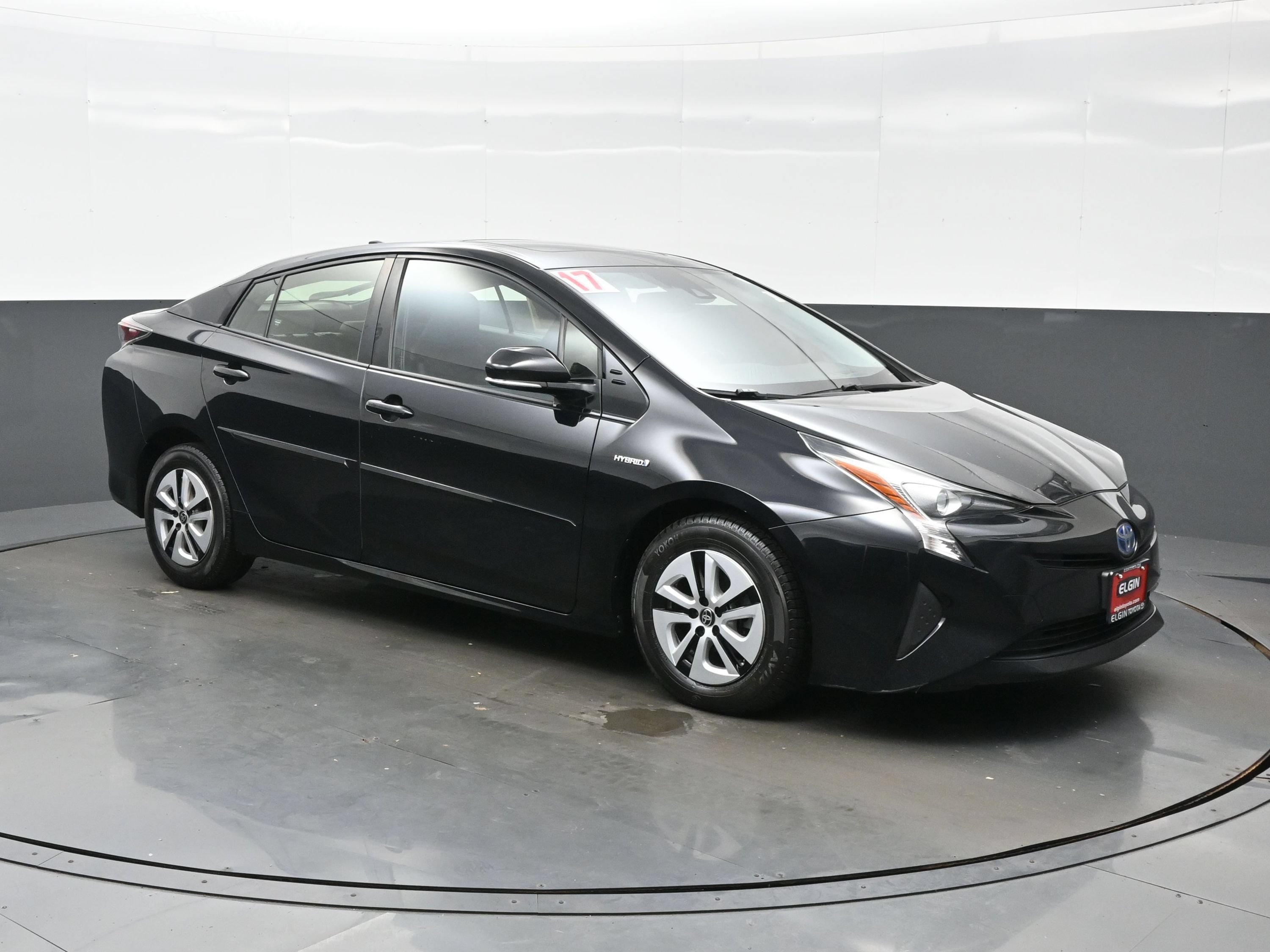 Used 2017 Toyota Prius Four w/ Advanced Technology Package FWD image 8