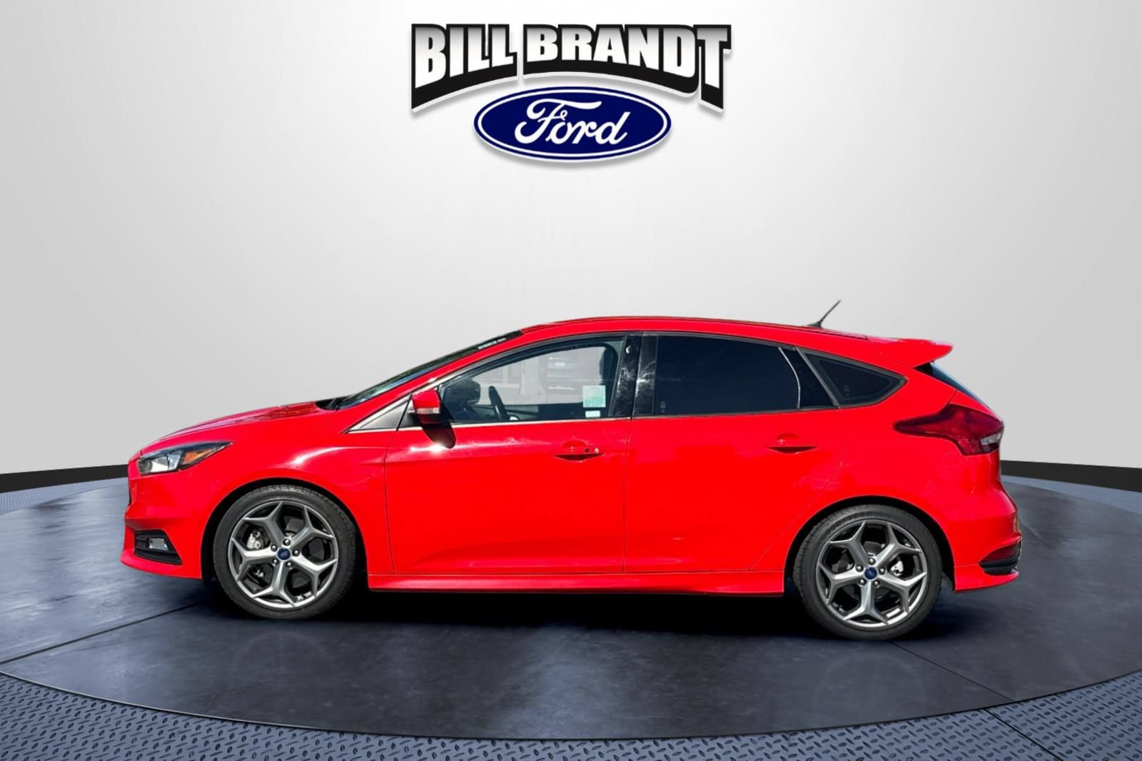 Used 2017 Ford Focus ST FWD image 6