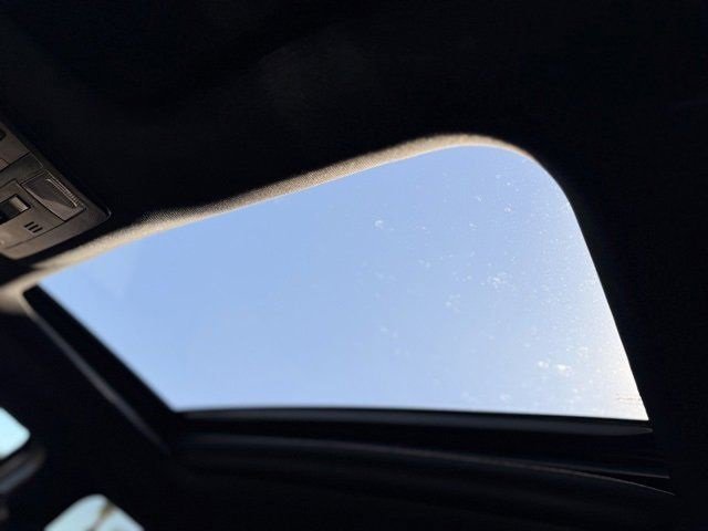 Used 2022 Toyota Tacoma Limited image 16