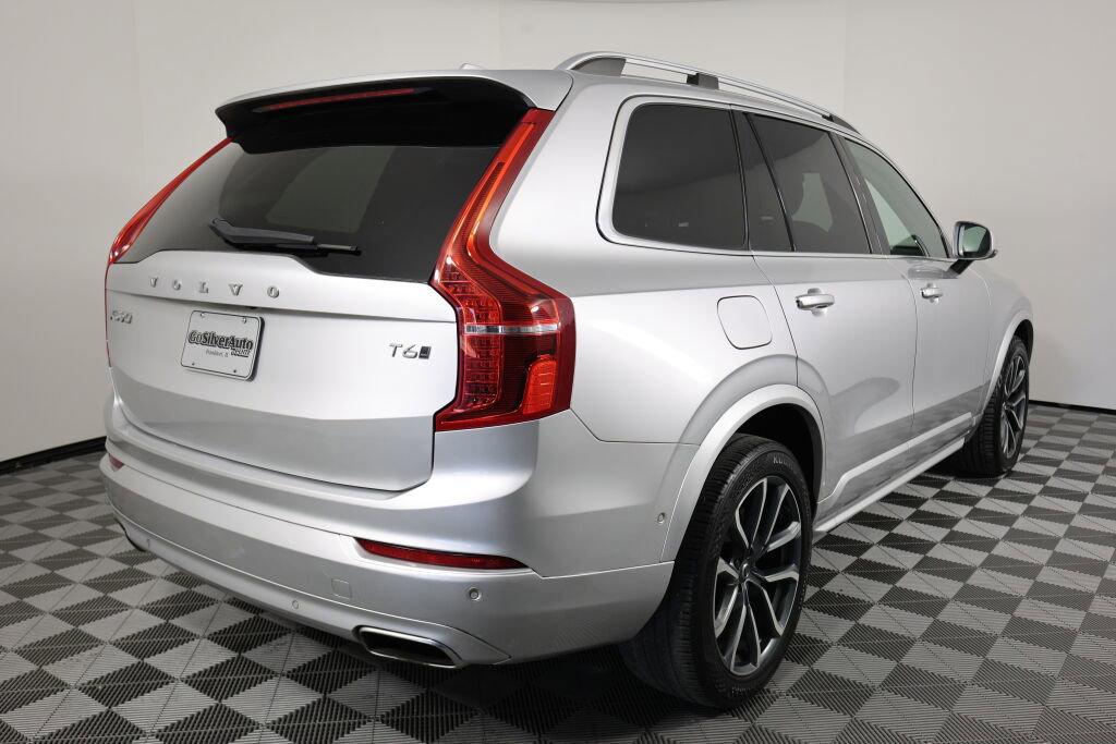 Used 2016 Volvo XC90 T6 Momentum w/ Momentum Plus Package image 3