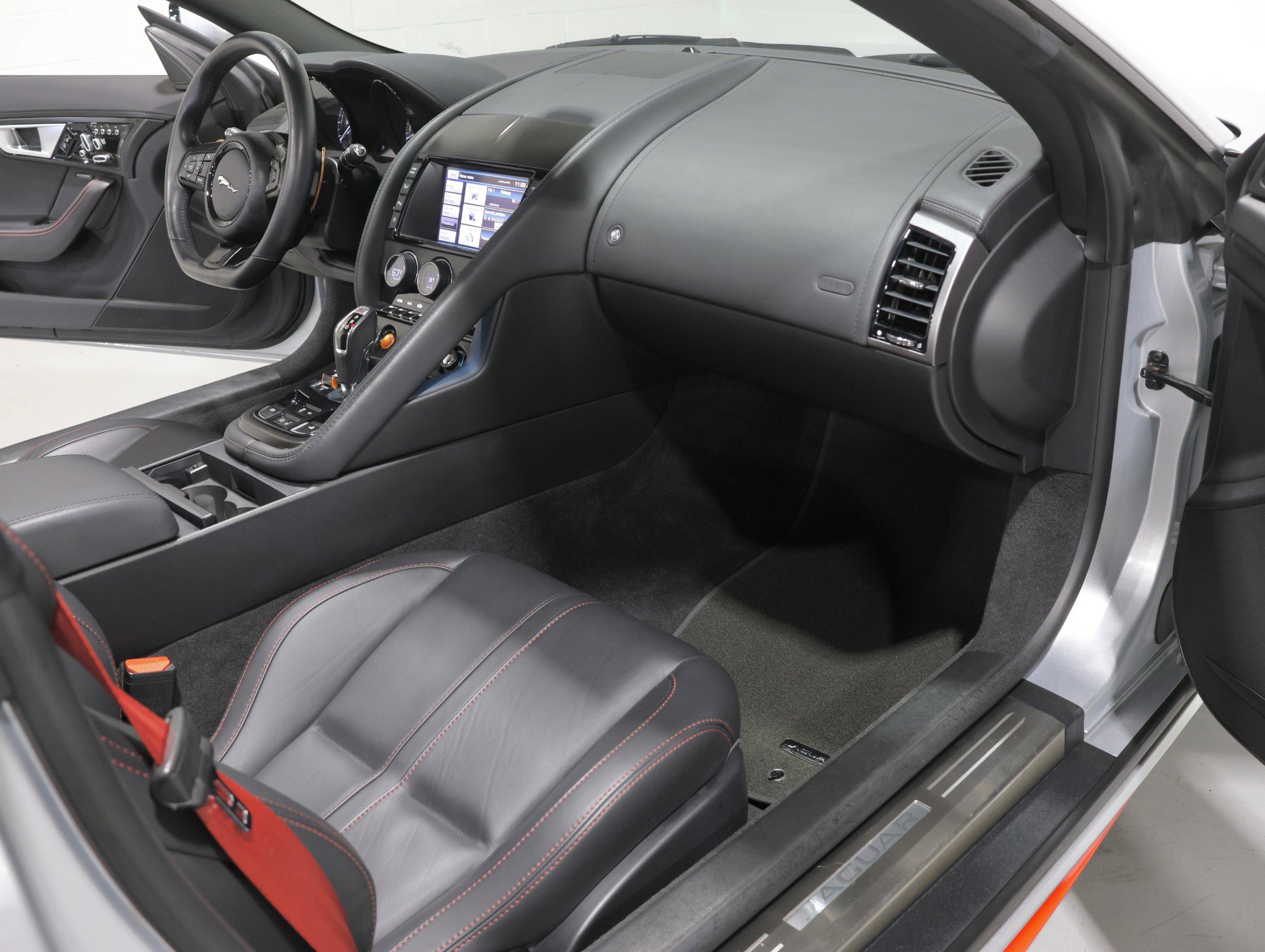 Used 2014 Jaguar F-TYPE S image 61