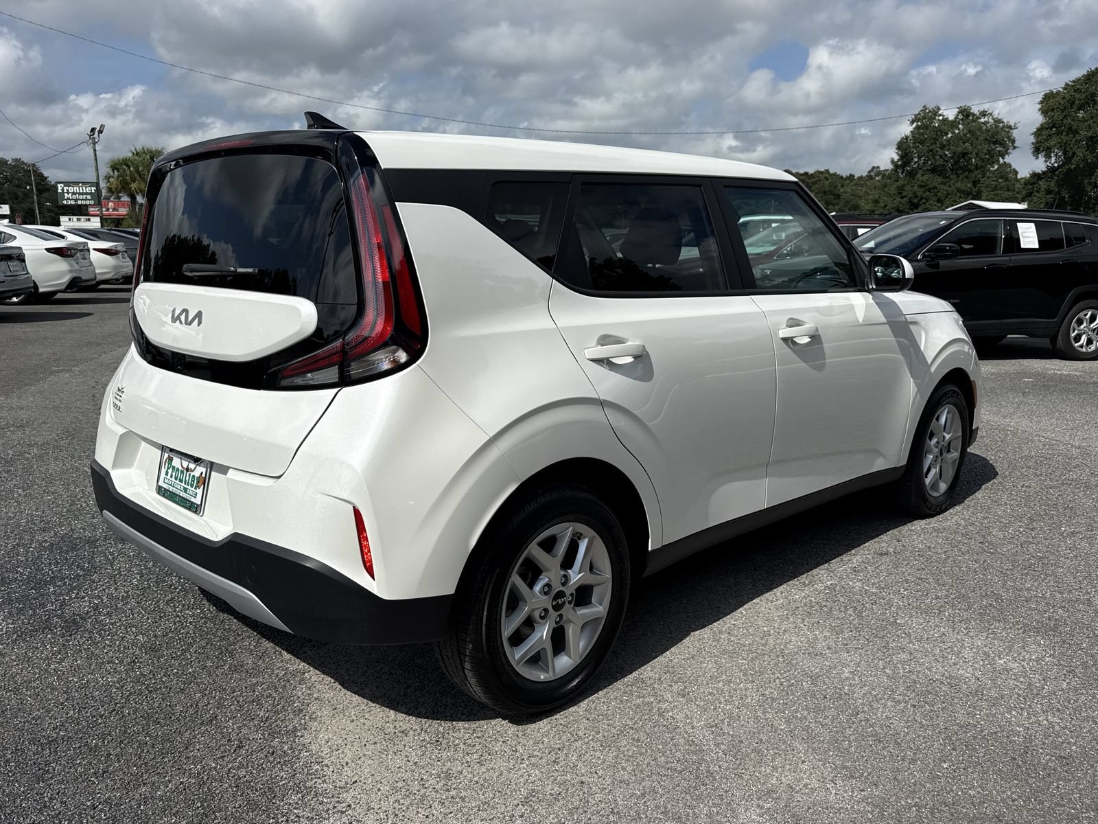 Used 2025 Kia Soul LX w/ LX Technology Package FWD image 5