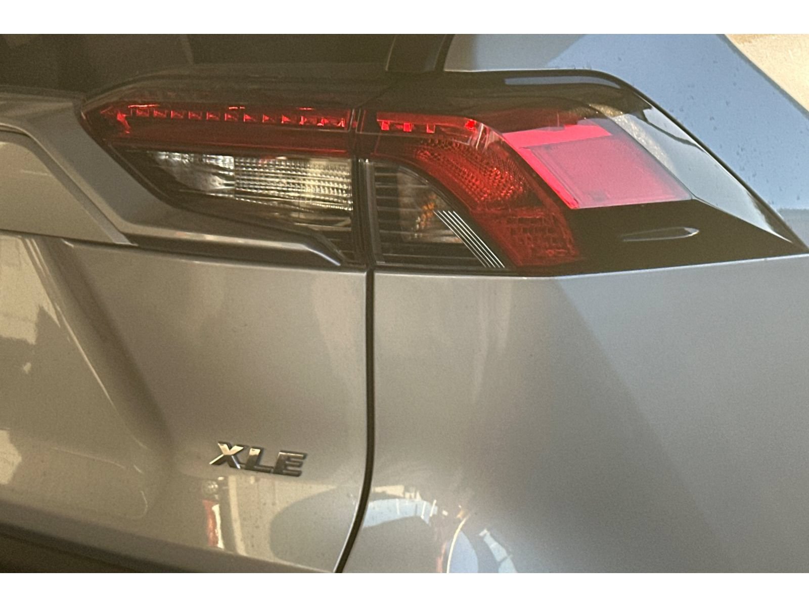 Used 2022 Toyota RAV4 XLE Premium FWD image 7