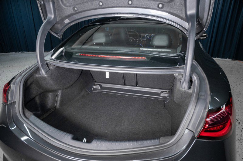 Used 2025 Mercedes-Benz CLE 300 4MATIC Coupe image 6