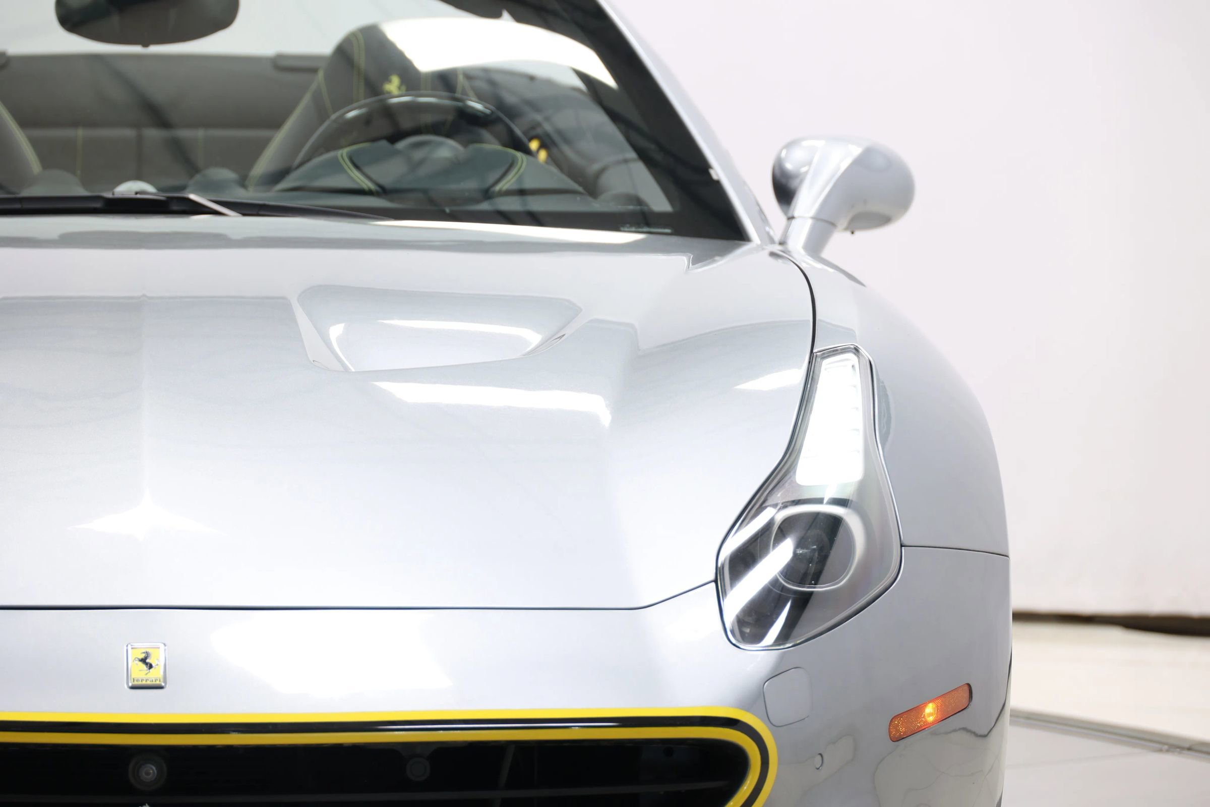 Used 2015 Ferrari California T image 94