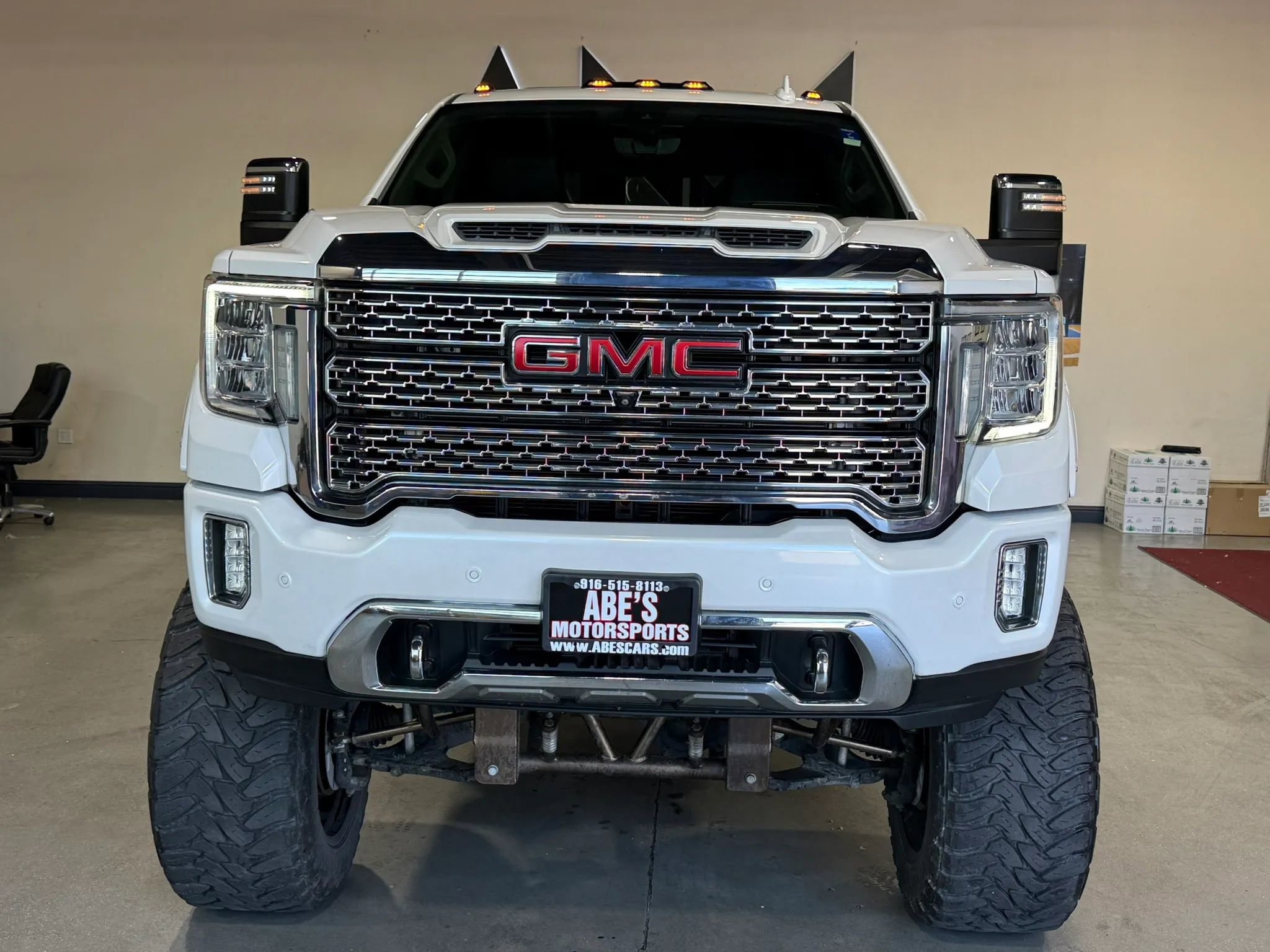 Used 2020 GMC Sierra 2500 Denali w/ Denali Ultimate Package AWD/4WD image 2