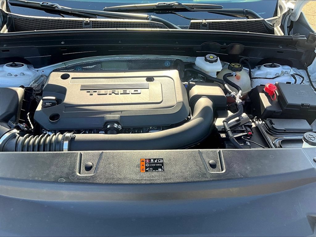 Used 2025 Buick Envision Avenir AWD/4WD image 32