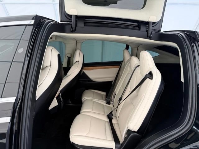 Used 2018 Tesla Model X 75D AWD/4WD image 17