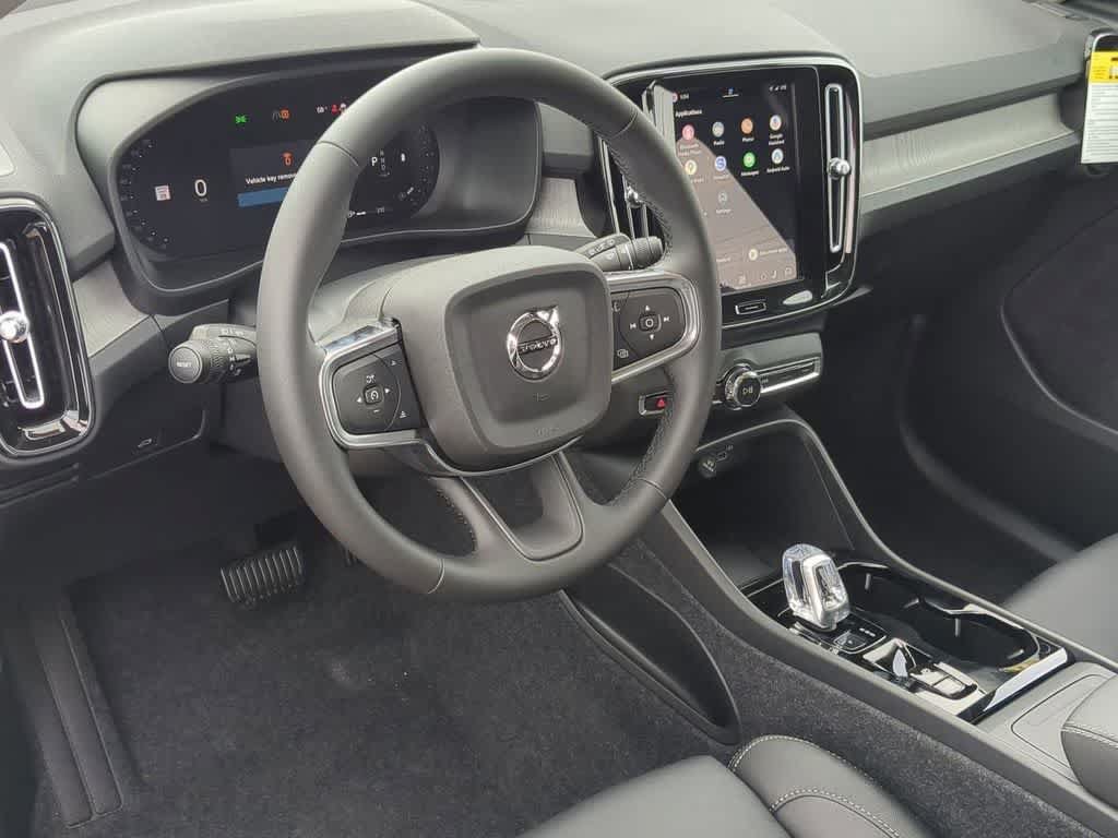 New 2026 Volvo XC40 B5 Plus w/ Climate Package AWD/4WD image 2