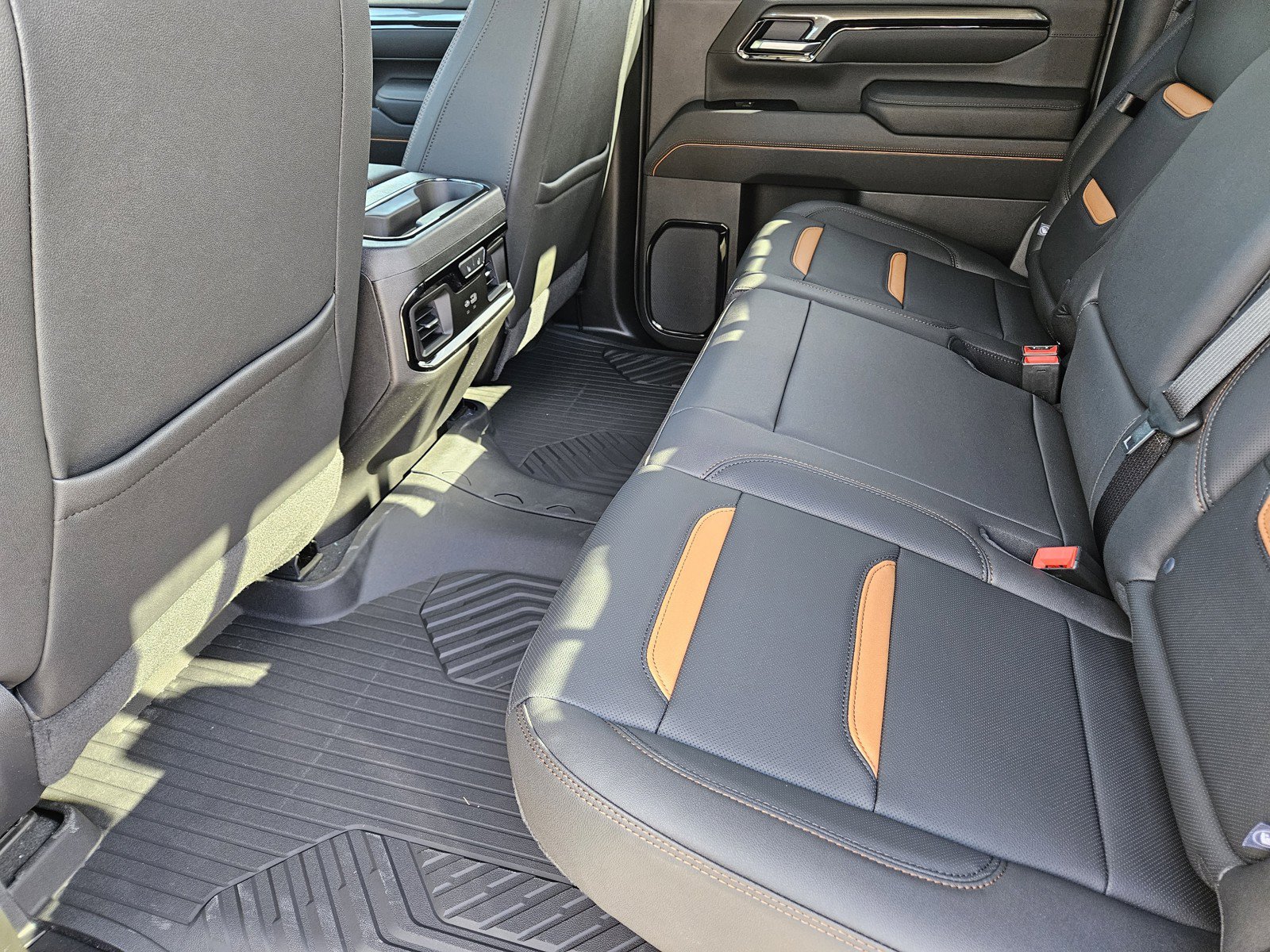 New 2026 GMC Sierra 2500 AT4 w/ AT4 Premium Plus Package AWD/4WD image 20