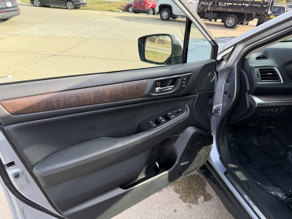 Used 2017 Subaru Outback 2.5i Limited image 11