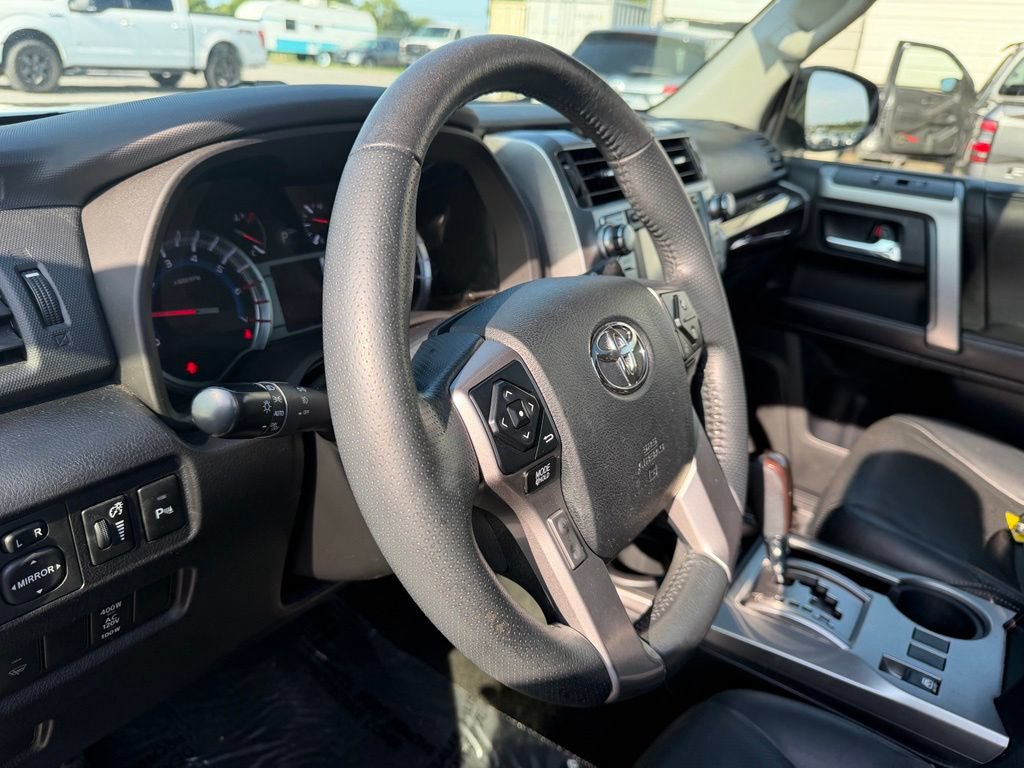 Used 2017 Toyota 4Runner Limited AWD/4WD image 19