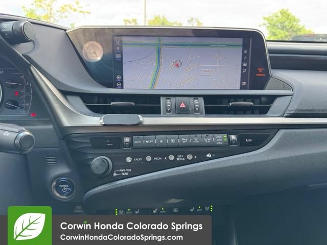 Used 2019 Lexus ES 300h w/ Accessory Package FWD image 22
