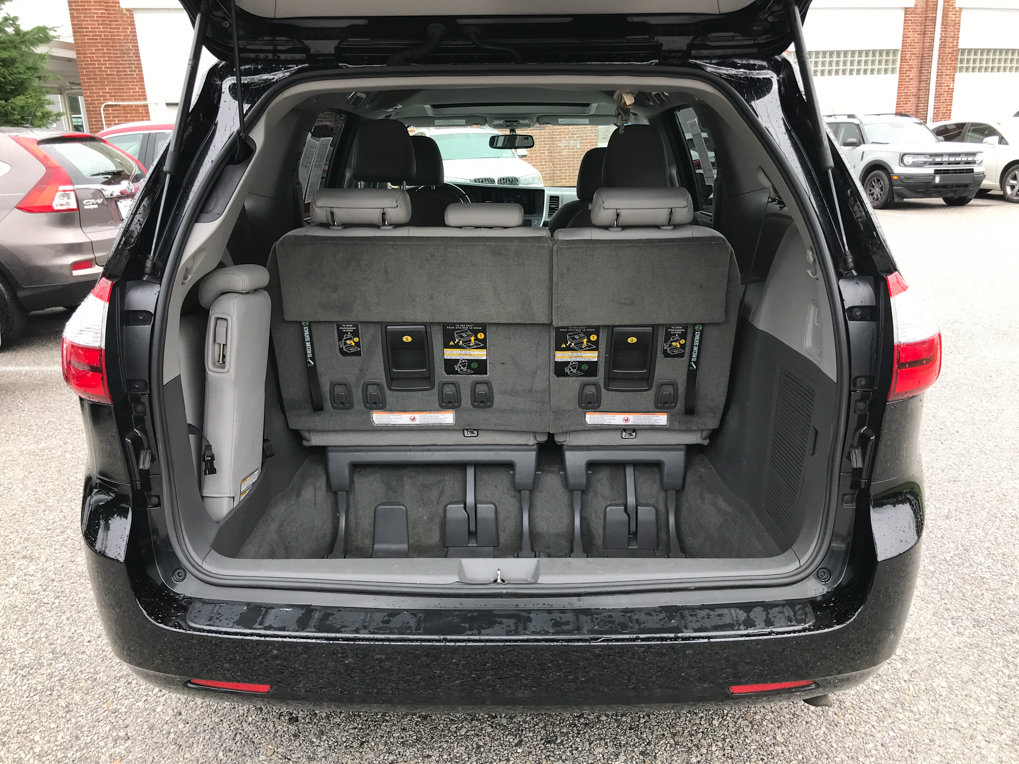 Used 2017 Toyota Sienna XLE FWD image 26