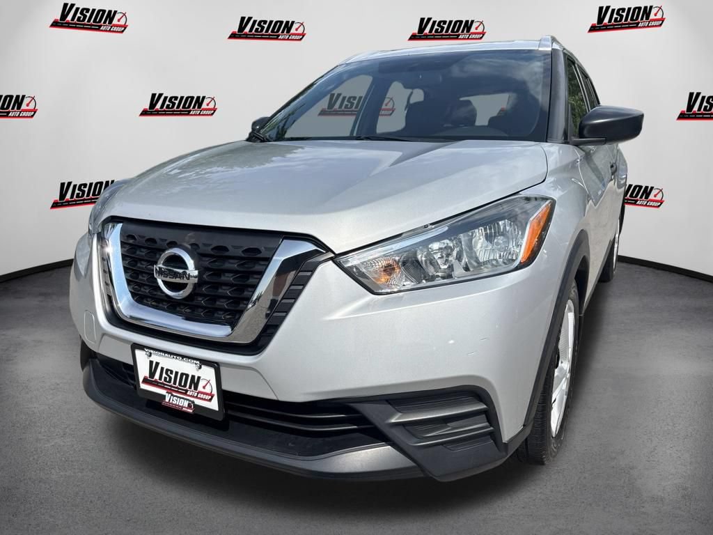 Used 2018 Nissan Kicks S FWD image 1