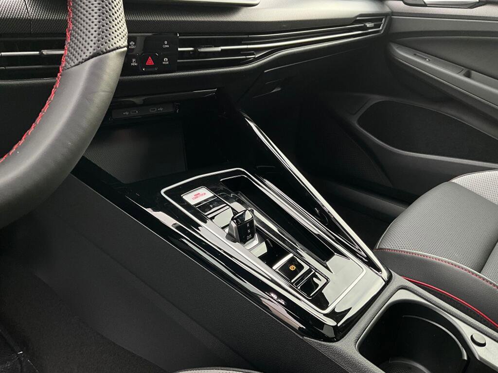 New 2026 Volkswagen GTI SE image 18