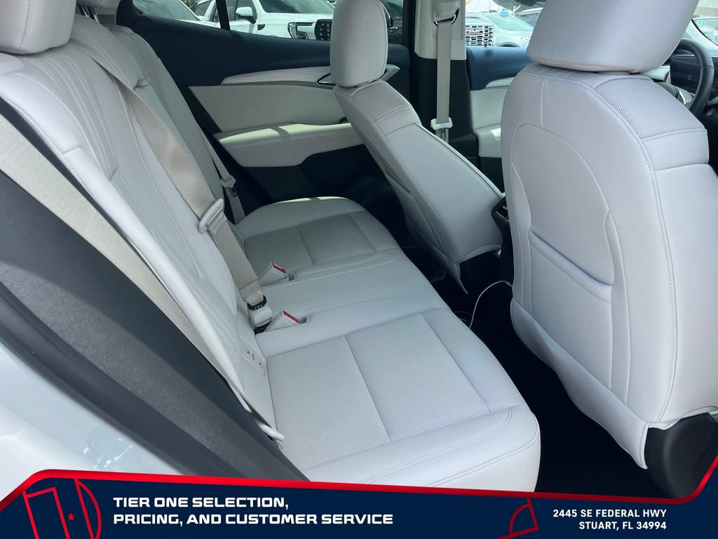 Used 2025 Buick Envision Avenir AWD/4WD image 17