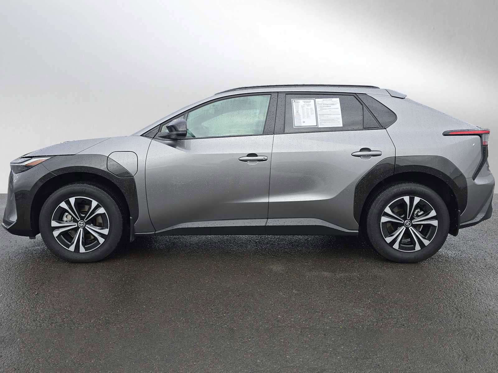 Used 2024 Toyota bZ4X XLE w/ Weather Package image 6